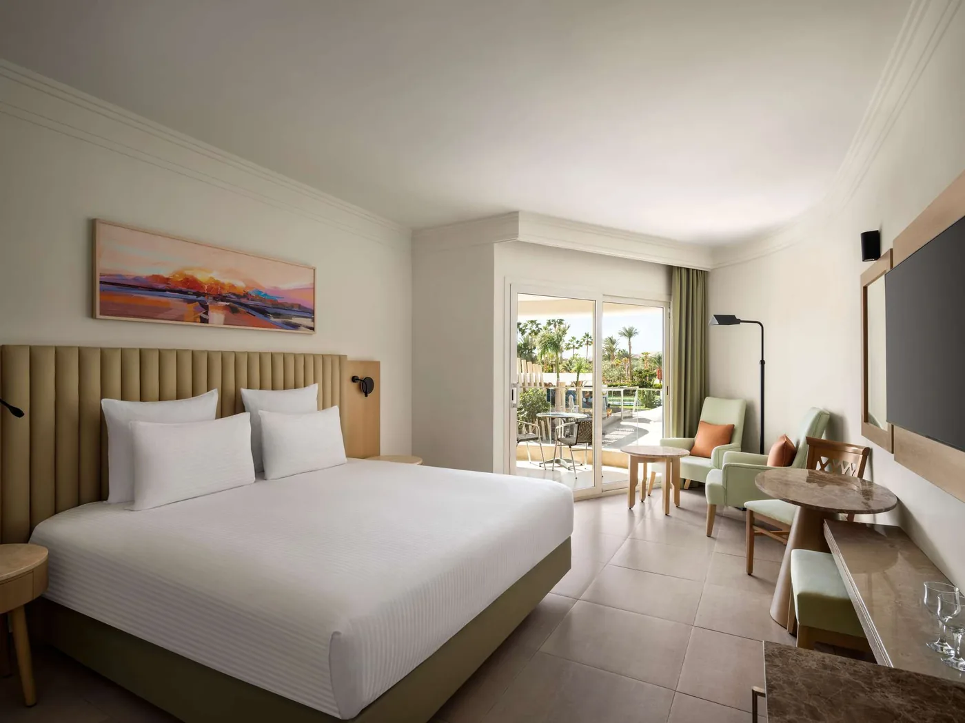 Номер с большой кроватью в Novotel Sharm El Sheikh